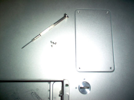 Installing RAM in a PowerBook G4